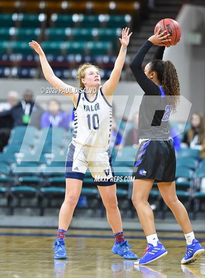 Thumbnail 1 in Grandview vs. Valor Christian (CHSAA 5A Final Four) photogallery.