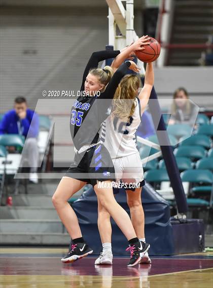 Thumbnail 2 in Grandview vs. Valor Christian (CHSAA 5A Final Four) photogallery.
