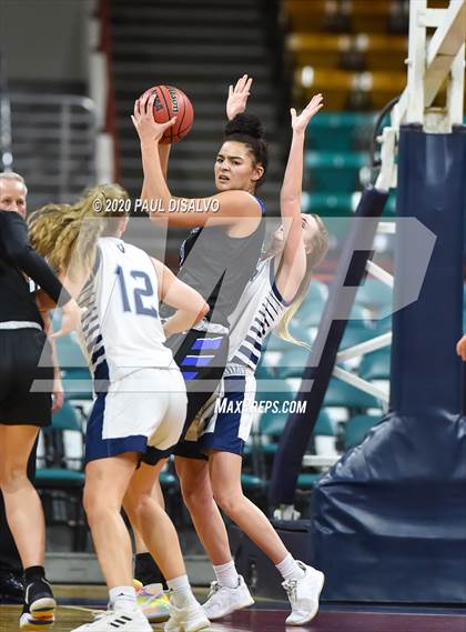 Thumbnail 1 in Grandview vs. Valor Christian (CHSAA 5A Final Four) photogallery.
