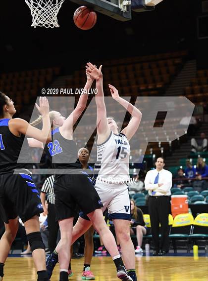 Thumbnail 3 in Grandview vs. Valor Christian (CHSAA 5A Final Four) photogallery.