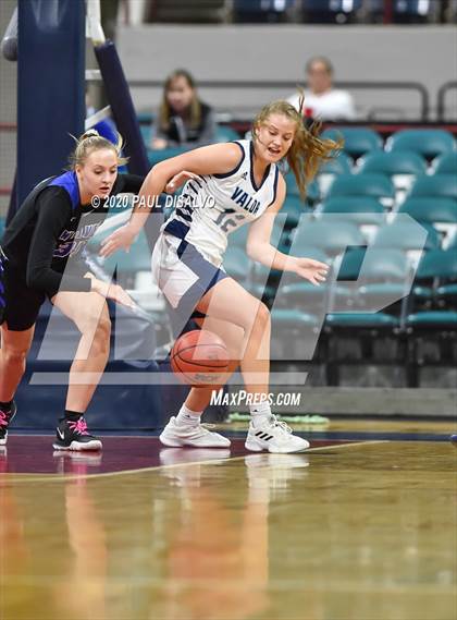 Thumbnail 2 in Grandview vs. Valor Christian (CHSAA 5A Final Four) photogallery.