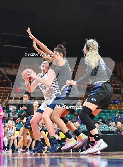 Thumbnail 3 in Grandview vs. Valor Christian (CHSAA 5A Final Four) photogallery.