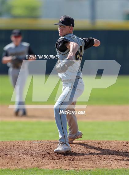 Thumbnail 2 in Mountain Vista vs Arapahoe (CHSAA 5A 2nd Round Playoff) photogallery.