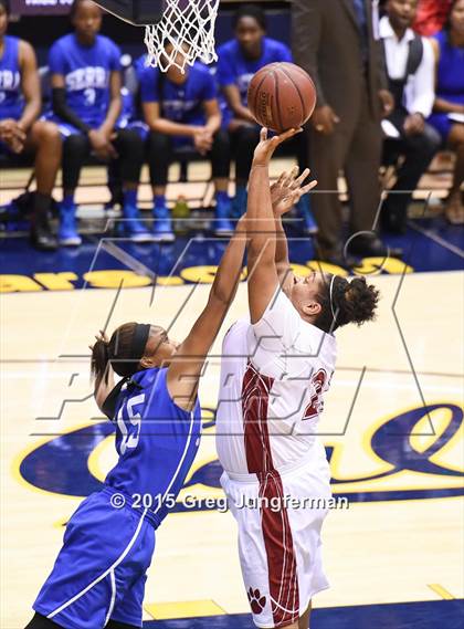 Thumbnail 1 in McClatchy vs. Serra (CIF State D1 Final) photogallery.