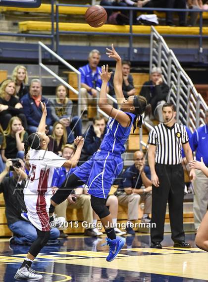 Thumbnail 3 in McClatchy vs. Serra (CIF State D1 Final) photogallery.