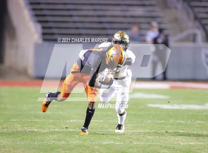 Thumbnail 3 in Cardinal Gibbons vs. Chambers (NCHSAA 4A State Championship) photogallery.