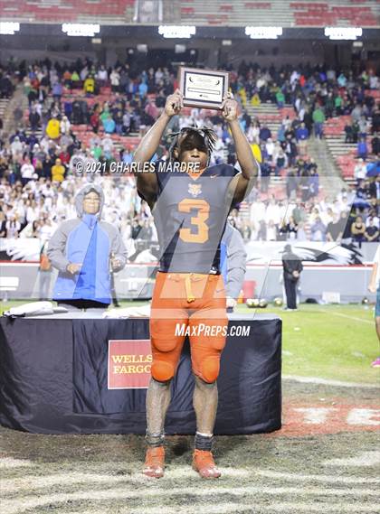 Thumbnail 2 in Cardinal Gibbons vs. Chambers (NCHSAA 4A State Championship) photogallery.