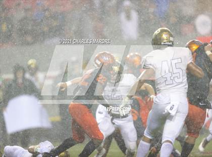 Thumbnail 2 in Cardinal Gibbons vs. Chambers (NCHSAA 4A State Championship) photogallery.