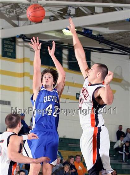 Thumbnail 2 in Powell vs Unicoi County (Pilot Food-mart Invitational) photogallery.