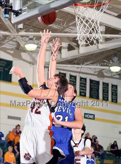 Thumbnail 1 in Powell vs Unicoi County (Pilot Food-mart Invitational) photogallery.