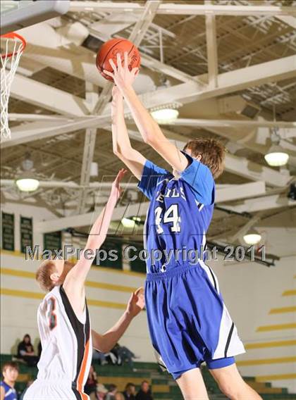 Thumbnail 3 in Powell vs Unicoi County (Pilot Food-mart Invitational) photogallery.