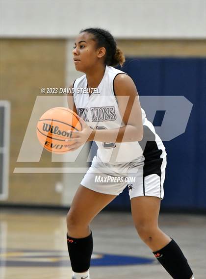 Thumbnail 2 in Colusa vs. Valley Christian (Sutter Tournament) photogallery.