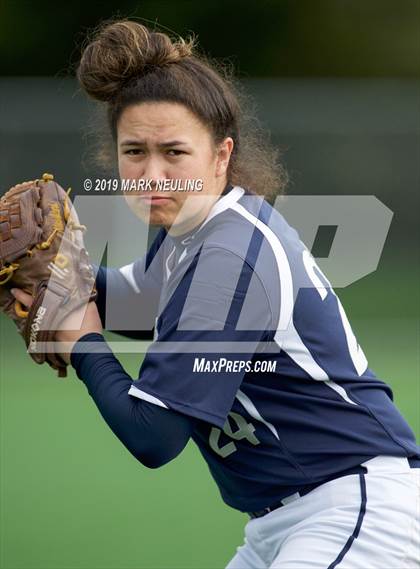 Thumbnail 1 in Carlmont @ Hillsdale photogallery.