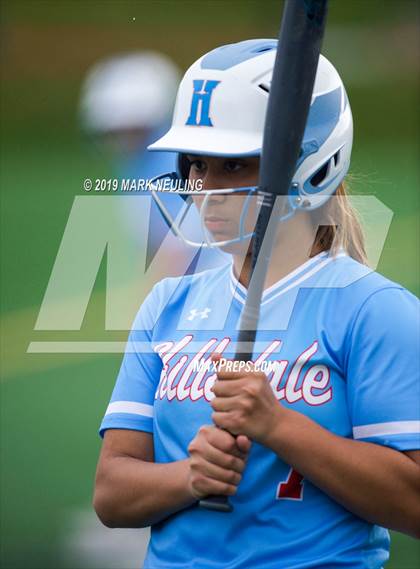 Thumbnail 1 in Carlmont @ Hillsdale photogallery.