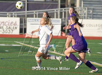 Thumbnail 1 in Columbia River vs. Sumner (WIAA WCD/SW 3A District Final) photogallery.