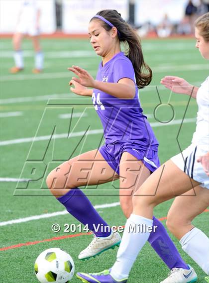 Thumbnail 2 in Columbia River vs. Sumner (WIAA WCD/SW 3A District Final) photogallery.
