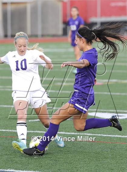 Thumbnail 1 in Columbia River vs. Sumner (WIAA WCD/SW 3A District Final) photogallery.