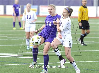 Thumbnail 3 in Columbia River vs. Sumner (WIAA WCD/SW 3A District Final) photogallery.
