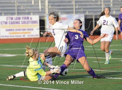 Thumbnail 1 in Columbia River vs. Sumner (WIAA WCD/SW 3A District Final) photogallery.
