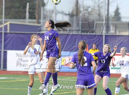 Thumbnail 3 in Columbia River vs. Sumner (WIAA WCD/SW 3A District Final) photogallery.