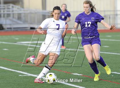 Thumbnail 2 in Columbia River vs. Sumner (WIAA WCD/SW 3A District Final) photogallery.