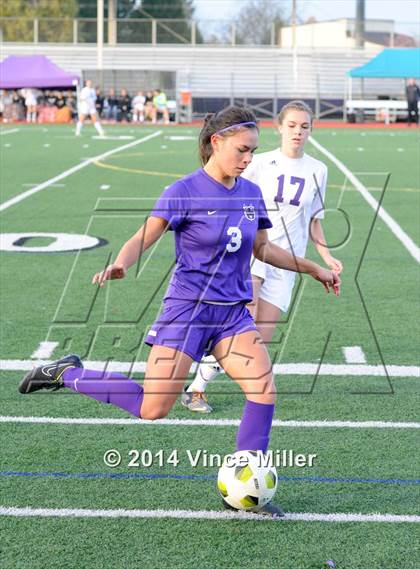 Thumbnail 2 in Columbia River vs. Sumner (WIAA WCD/SW 3A District Final) photogallery.