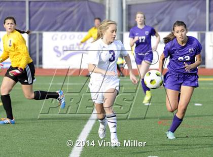Thumbnail 3 in Columbia River vs. Sumner (WIAA WCD/SW 3A District Final) photogallery.