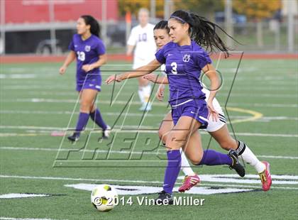 Thumbnail 1 in Columbia River vs. Sumner (WIAA WCD/SW 3A District Final) photogallery.