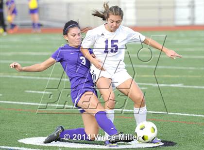 Thumbnail 2 in Columbia River vs. Sumner (WIAA WCD/SW 3A District Final) photogallery.
