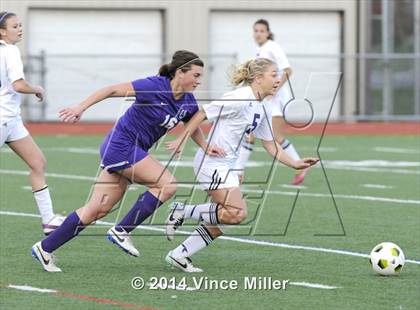 Thumbnail 3 in Columbia River vs. Sumner (WIAA WCD/SW 3A District Final) photogallery.