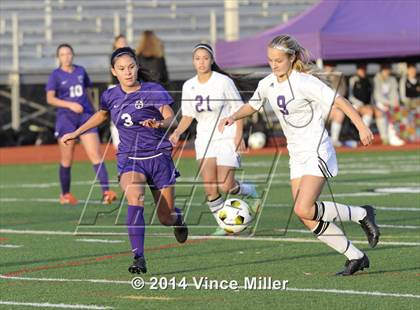 Thumbnail 3 in Columbia River vs. Sumner (WIAA WCD/SW 3A District Final) photogallery.