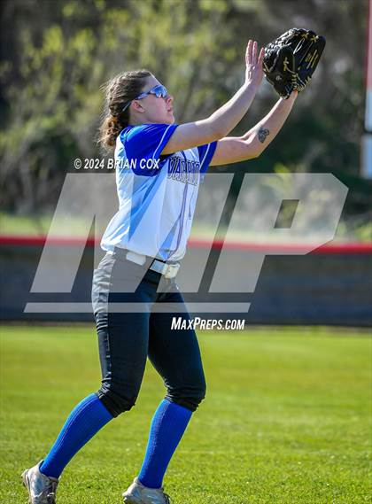 Thumbnail 2 in Cotter vs Harding Academy (Cave City) photogallery.