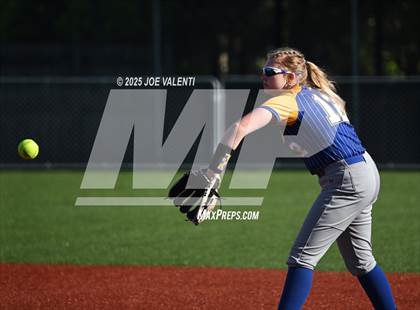 Thumbnail 1 in Lockport @ Kenmore West photogallery.