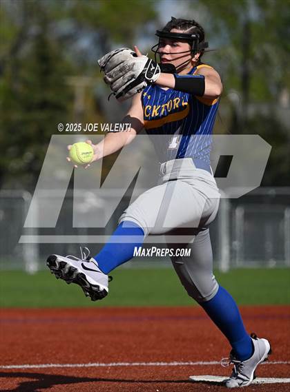 Thumbnail 1 in Lockport @ Kenmore West photogallery.