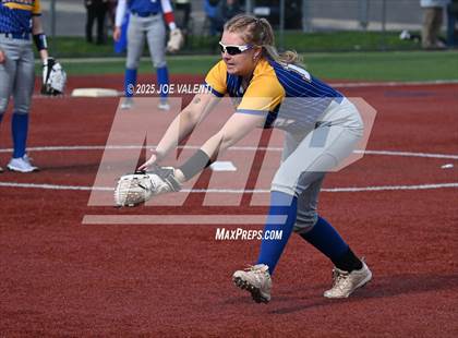 Thumbnail 1 in Lockport @ Kenmore West photogallery.