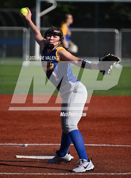 Thumbnail 2 in Lockport @ Kenmore West photogallery.