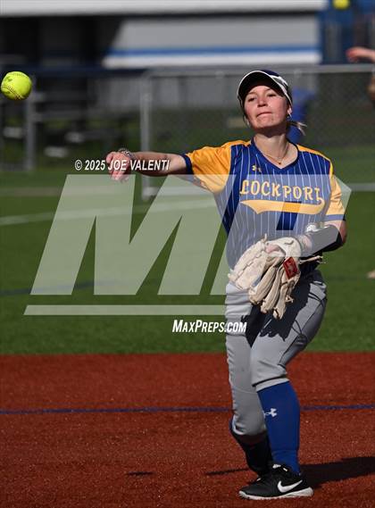 Thumbnail 1 in Lockport @ Kenmore West photogallery.