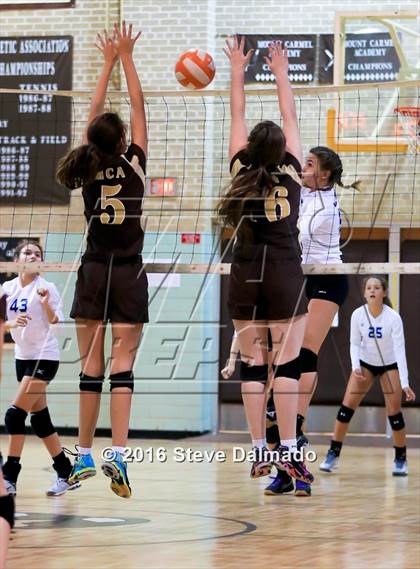 Thumbnail 1 in Vandebilt Catholic @ Mt. Carmel photogallery.