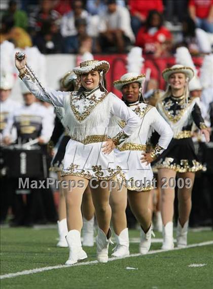 Thumbnail 1 in MacArthur vs. Plano East (Texas 5A Region I Bi-District Playoffs) photogallery.