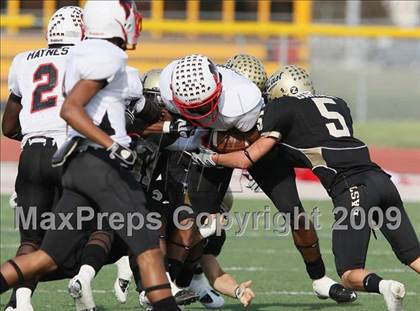 Thumbnail 2 in MacArthur vs. Plano East (Texas 5A Region I Bi-District Playoffs) photogallery.