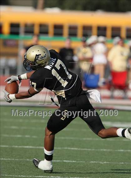 Thumbnail 3 in MacArthur vs. Plano East (Texas 5A Region I Bi-District Playoffs) photogallery.