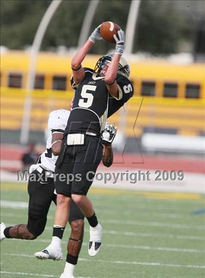 Thumbnail 3 in MacArthur vs. Plano East (Texas 5A Region I Bi-District Playoffs) photogallery.