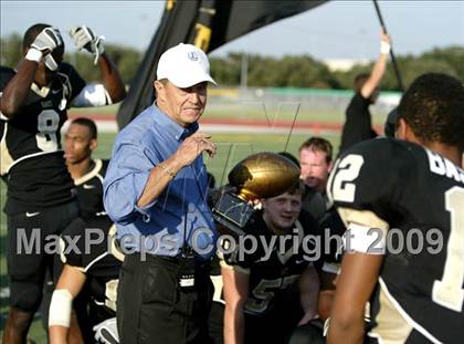 Thumbnail 2 in MacArthur vs. Plano East (Texas 5A Region I Bi-District Playoffs) photogallery.