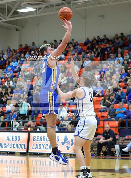 Thumbnail 3 in Brock vs Peaster photogallery.