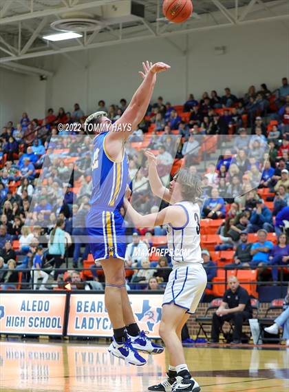 Thumbnail 2 in Brock vs Peaster photogallery.