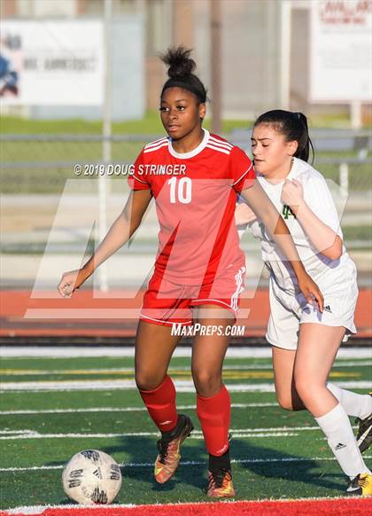 Thumbnail 3 in Moreau Catholic @ James Logan photogallery.