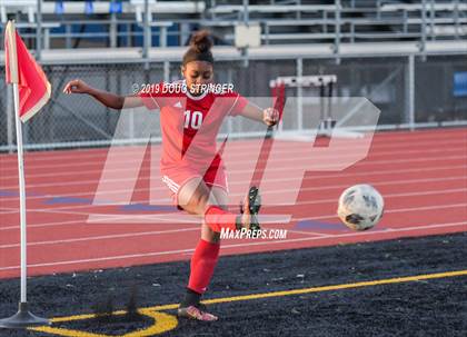 Thumbnail 3 in Moreau Catholic @ James Logan photogallery.
