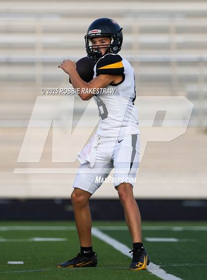 Thumbnail 2 in Lake Highlands vs Forney JV2 photogallery.