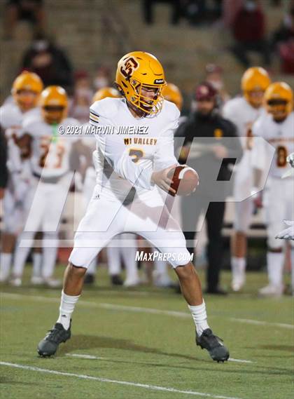 Thumbnail 3 in Royal vs Simi Valley photogallery.