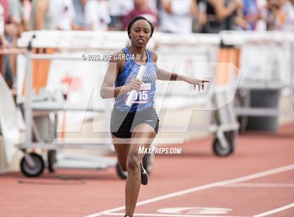Thumbnail 3 in UIL 2A Girls State Track Meet photogallery.